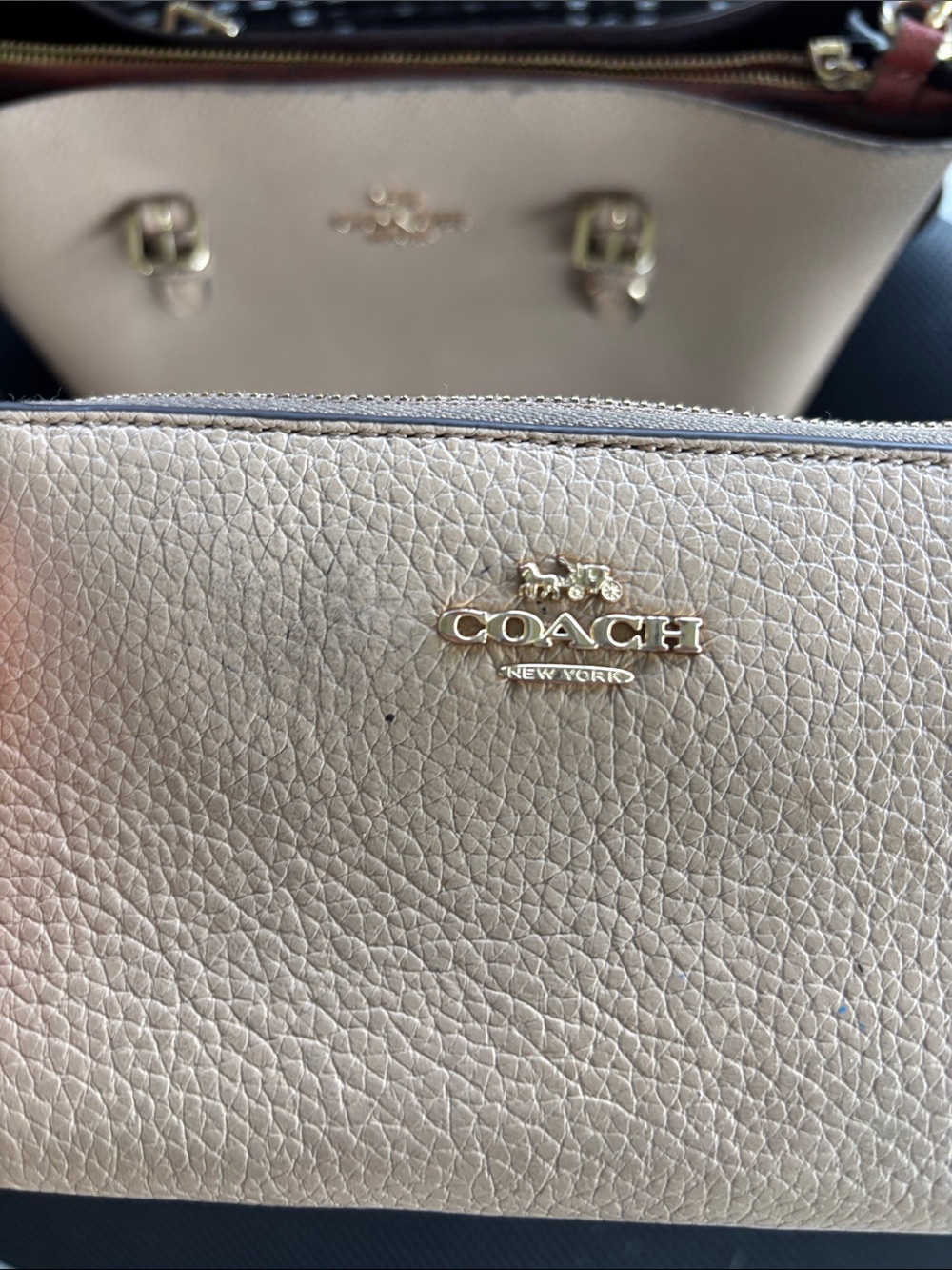 Coach Pebbled Leather Shoulder Bag in Beige Plus Wallet - Picture 3 of 16